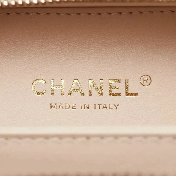 Chanel White Quilted Caviar Leather Filigree Mini Vanity Case Bag - Picture 10 of 12